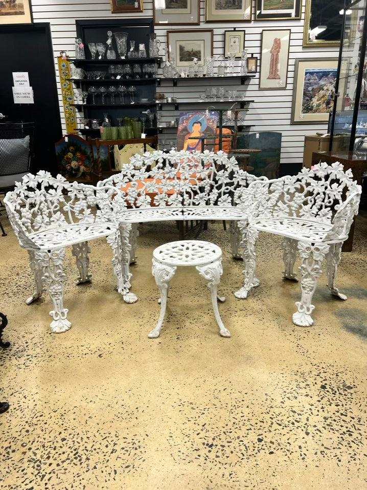 VINTAGE White Metal Grape Leaves Patio 4 Piece Set