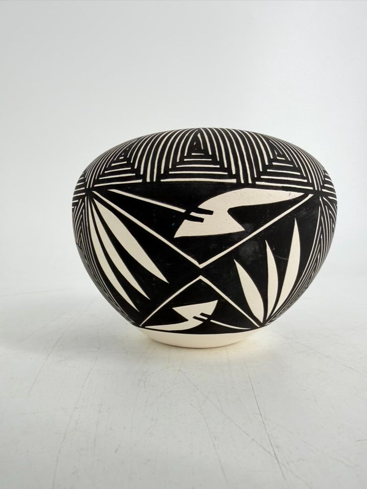 K.V.ACOMA Black & White Geometric Vase