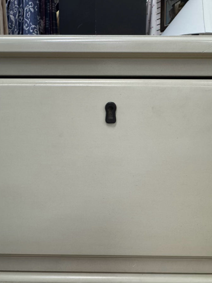 White Wood 3-Drawer Chest