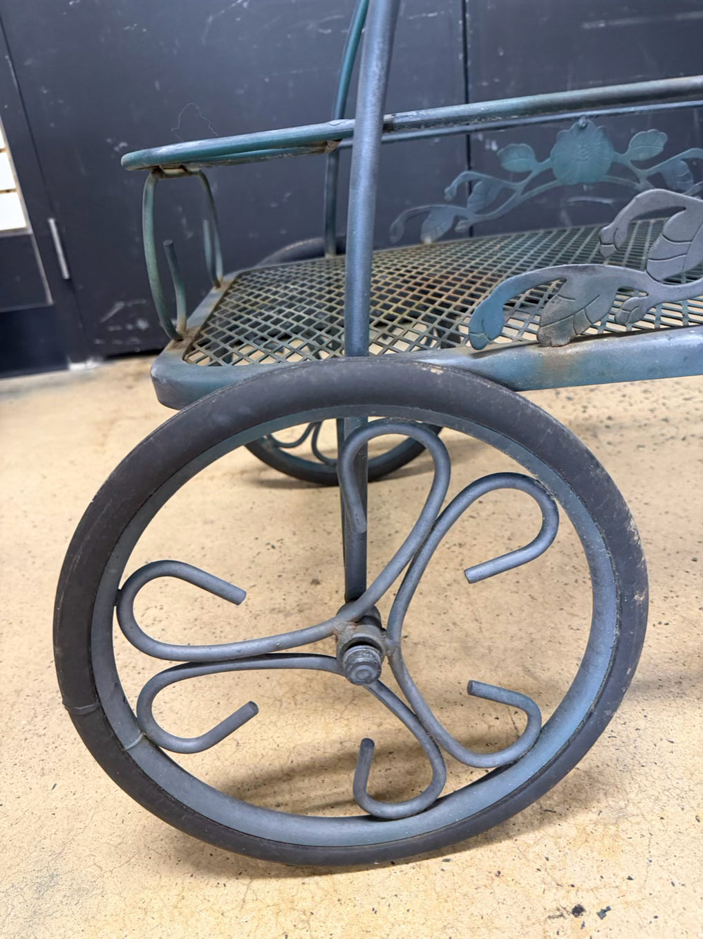 VINTAGE Green Wrought Iron Outdoor 2 Tier Tea Cart w/ Wheels
