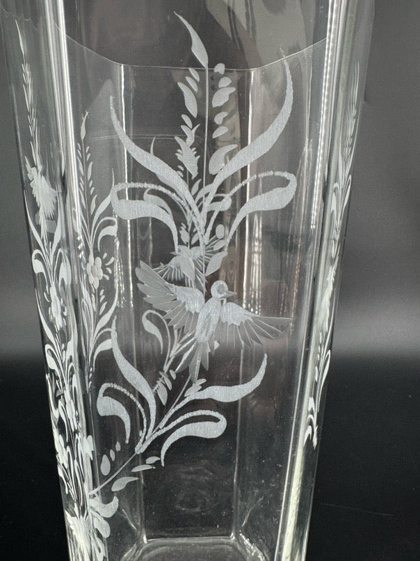GIOVANNI Crystal Etched Birds Vase