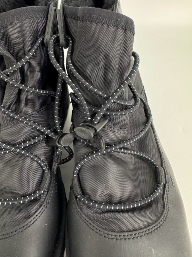 UGG Size 9 Black Classic Rising Toggle Platform Boots