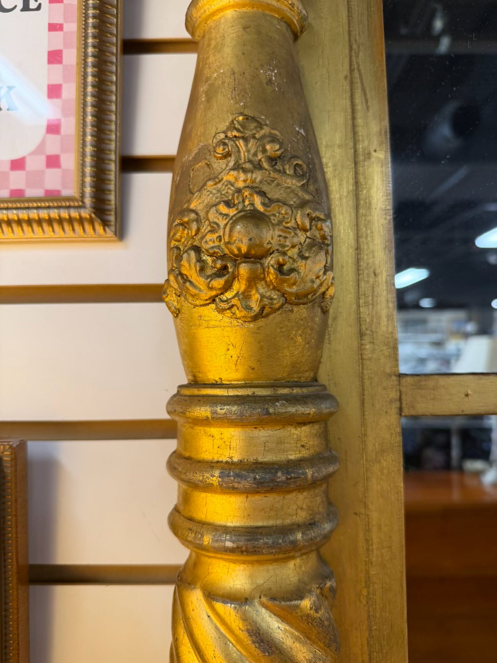 Gold Giltwood Federal Style Mirror