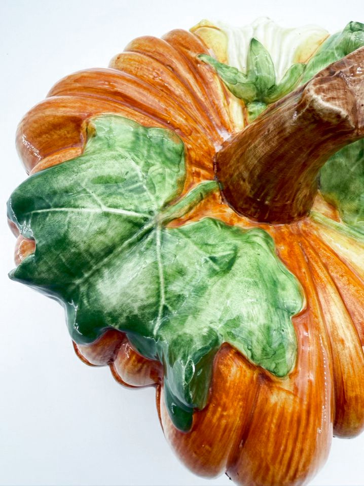 VIETRI Orange Pumpkin Bakeware