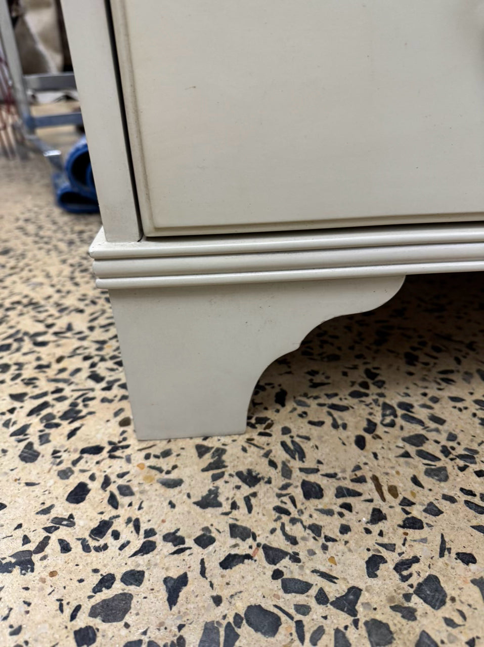 White Wood 3-Drawer Chest