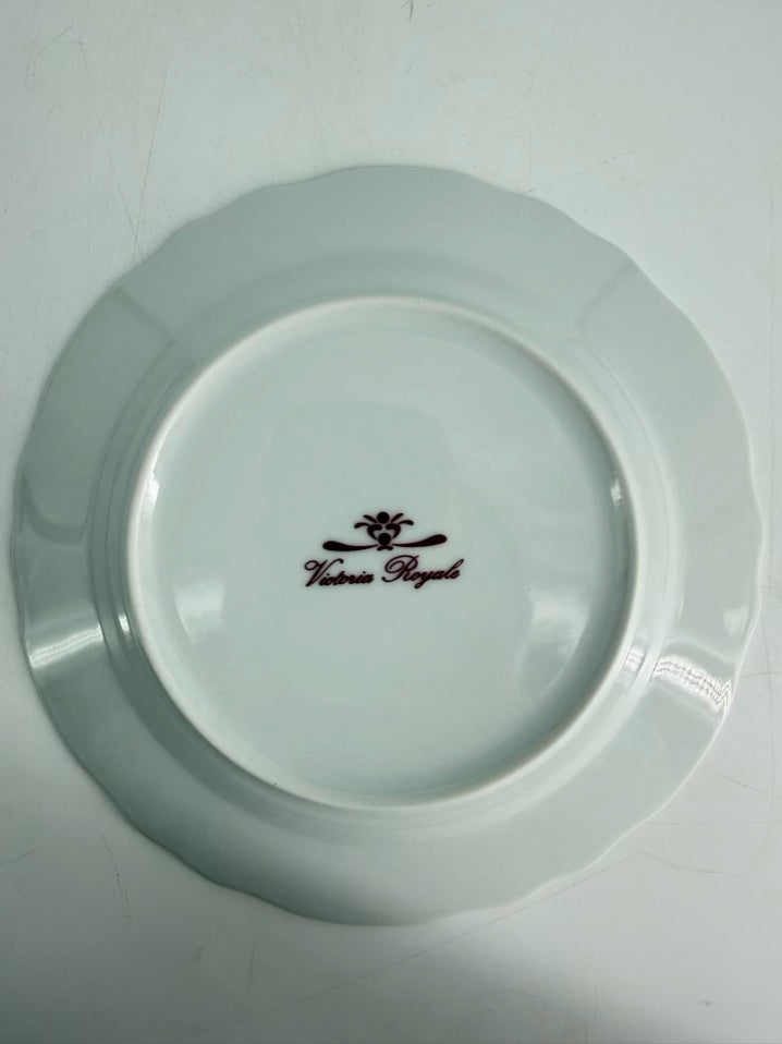 VICTORIA ROYALS Multi Colored China Setting of 4 Salad & 4 Dinner Plates