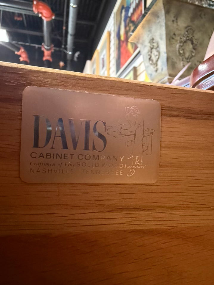 DAVIS CABINET CO Wood Victorian 4 Drawer Chest