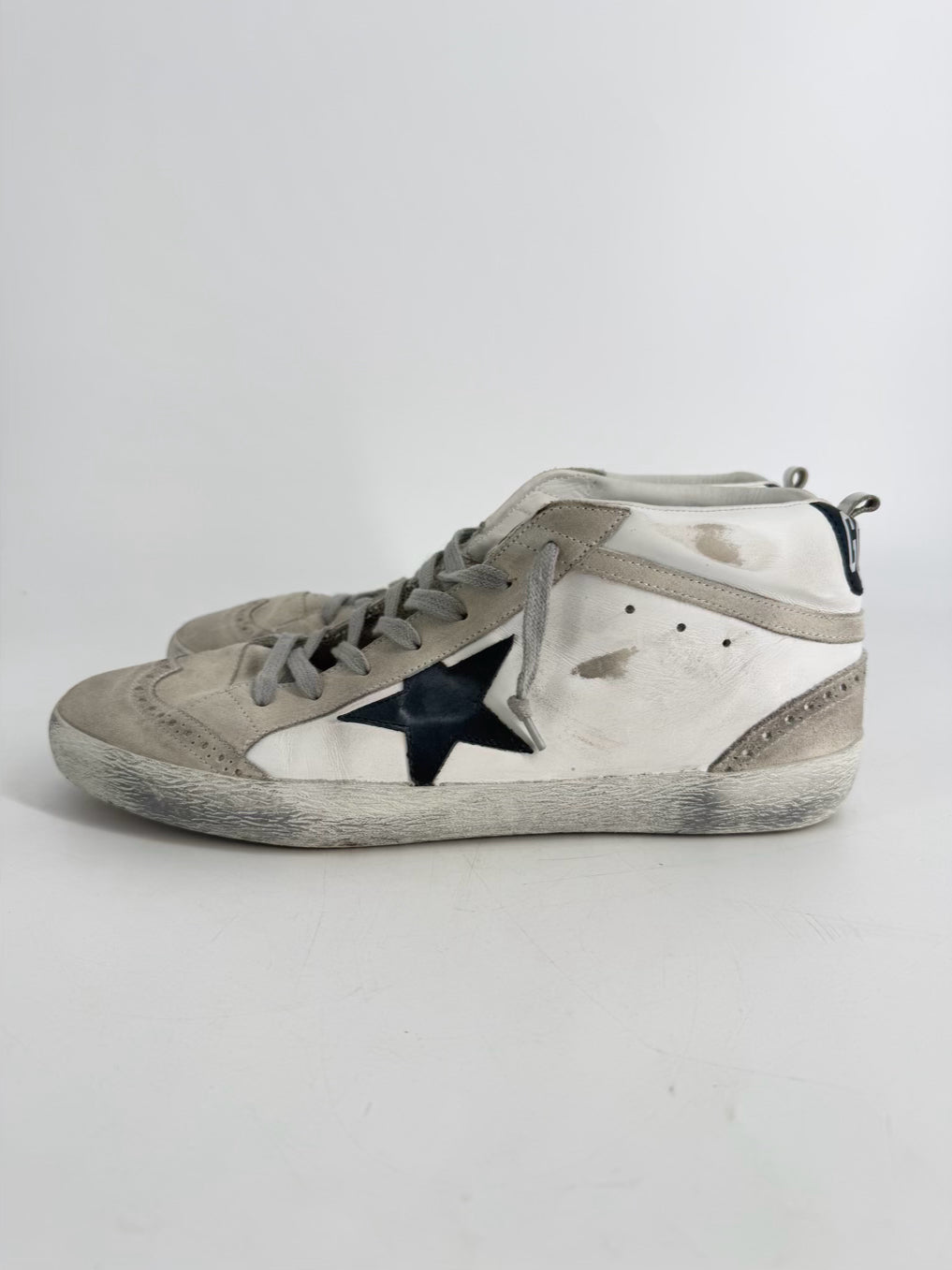 GOLDEN GOOSE Size 46 White & Gray Leather Sneakers