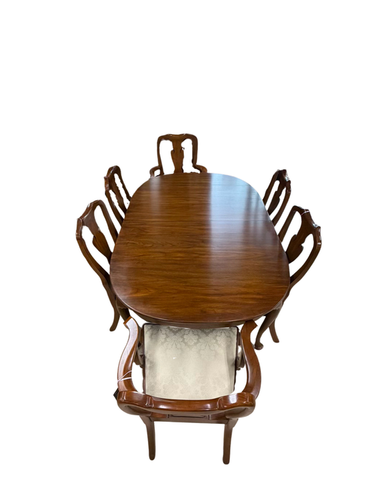 VIRGINIA GALLERIES Henkle Harris Queen Ann Black Walnut Dinning Table & Chairs