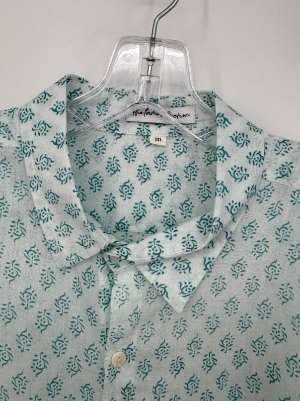 THE LAMU COLLECTION Size M White & Teal Print Blouse