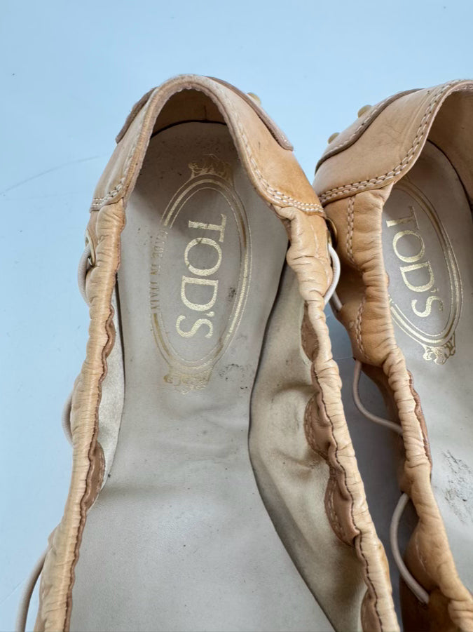 TODS Size 39 Camel Leather Flats