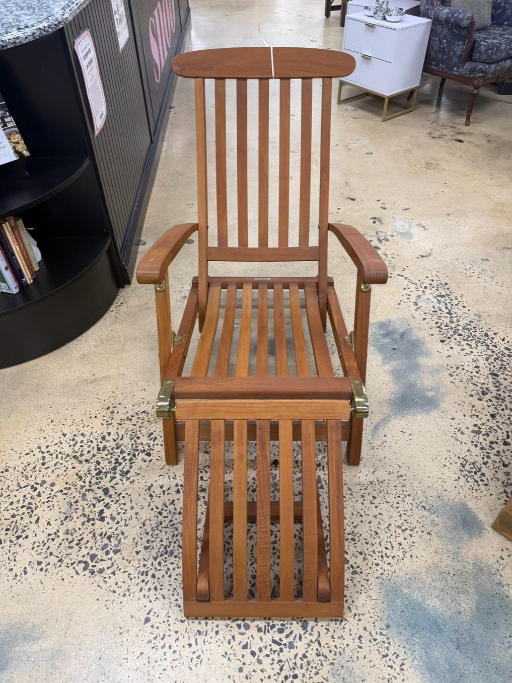BARLOW TYRIE Teak Outdoor Steamer Chair