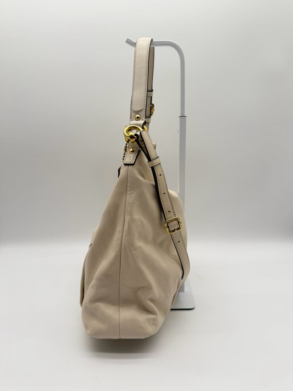 COACH Cream Leather Purse w/ Gold Hardware