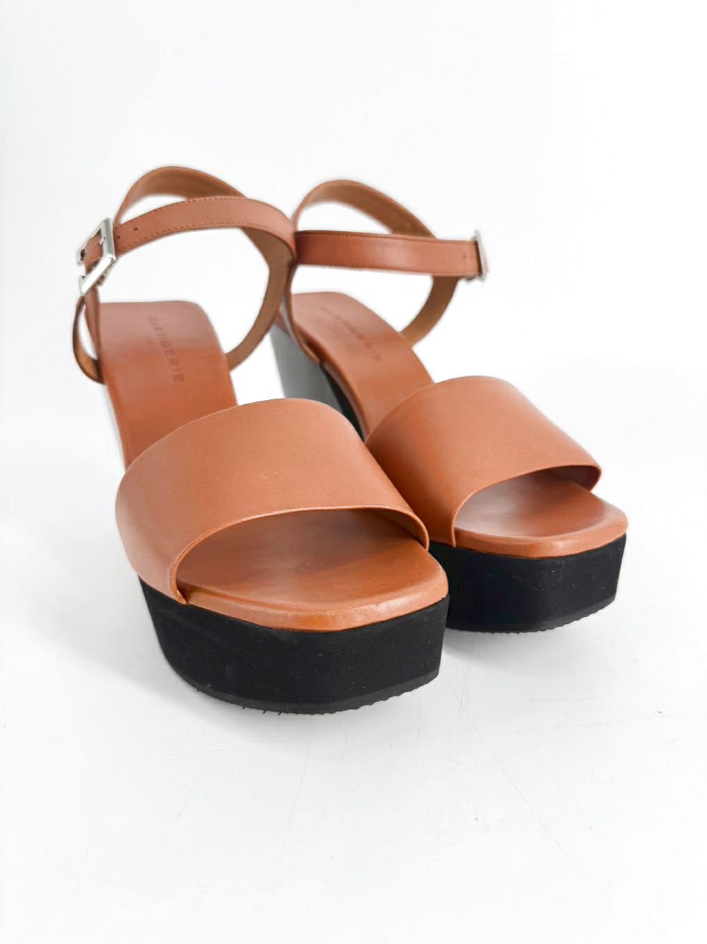 CLERGIE Size 39.5 Cognac Heels