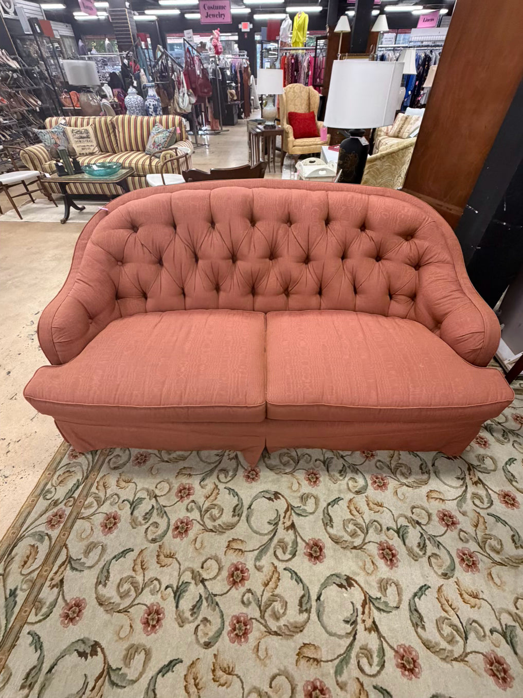 VINTAGE Rose Tufted 2 Cushion Sofa