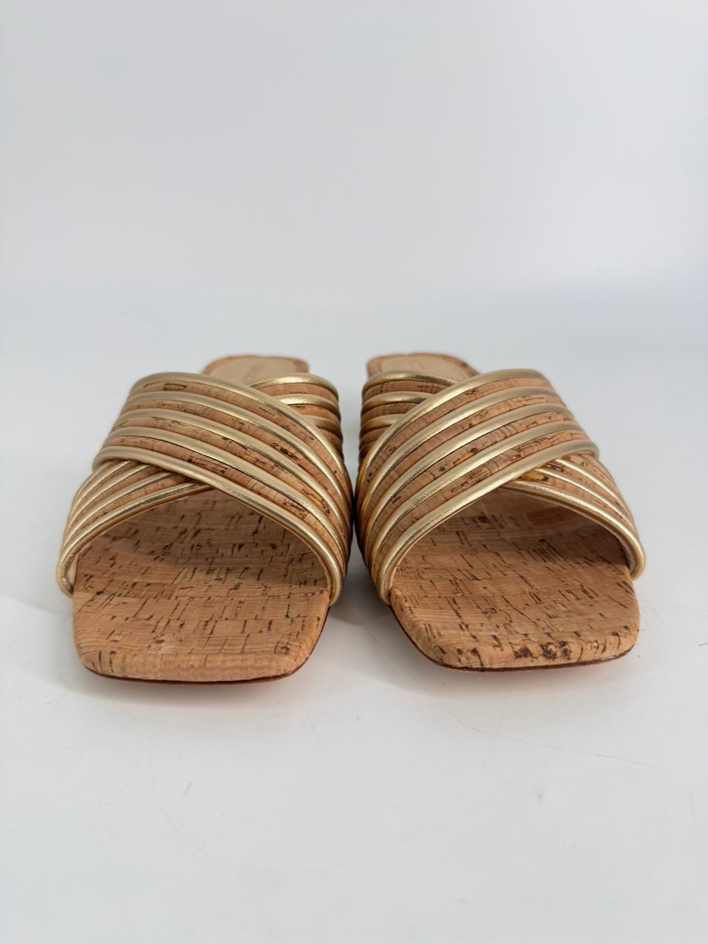 J MCLAUGHLIN Size 9 Gold Leather Sandals