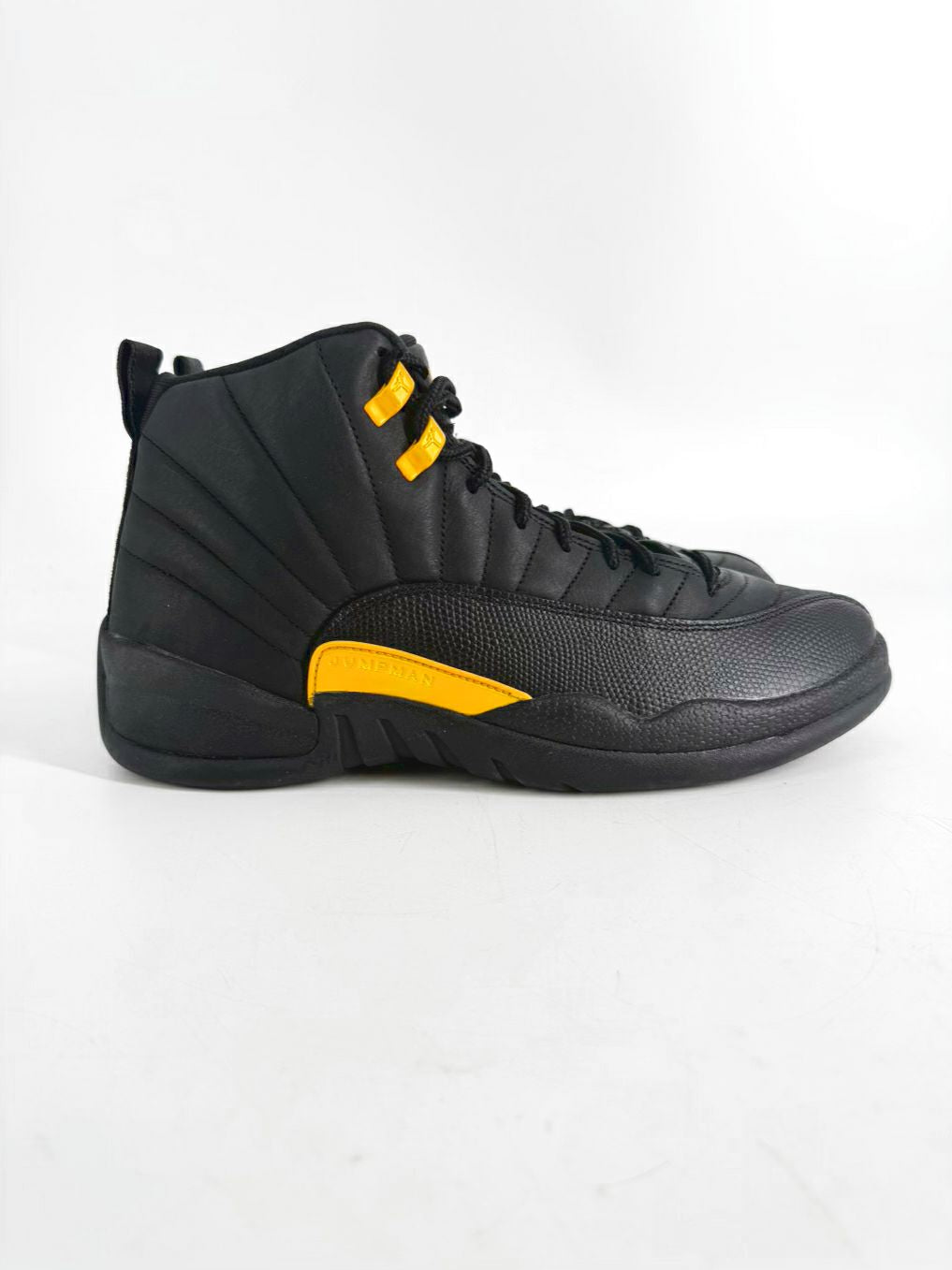 NIKE AIR JORDAN 12 Retro Black Taxi Size Men's 11.5 Black & Yellow Sneakers
