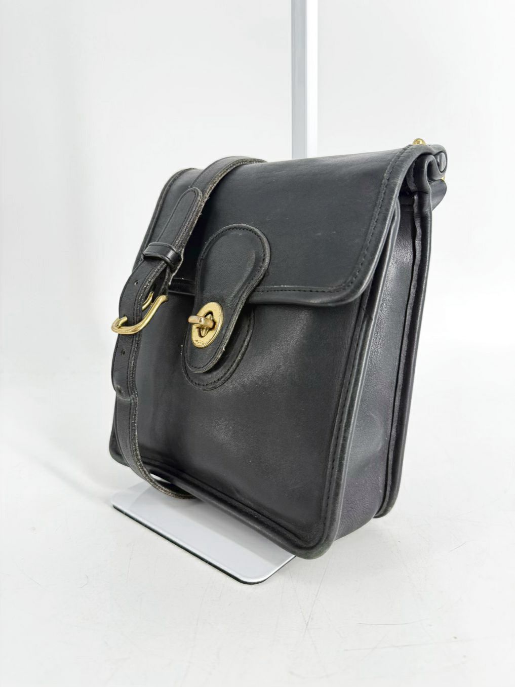 VINTAGE COACH Murphy Black Leather Crossbody Bag