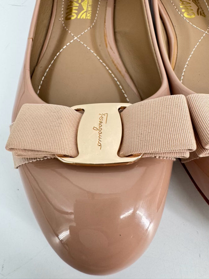 FERRAGAMO Size 7 Camel Leather Flats