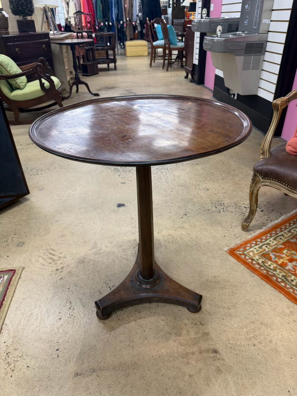 ANTIQUE ROUND Wood Tilt-Top Pedestal Table