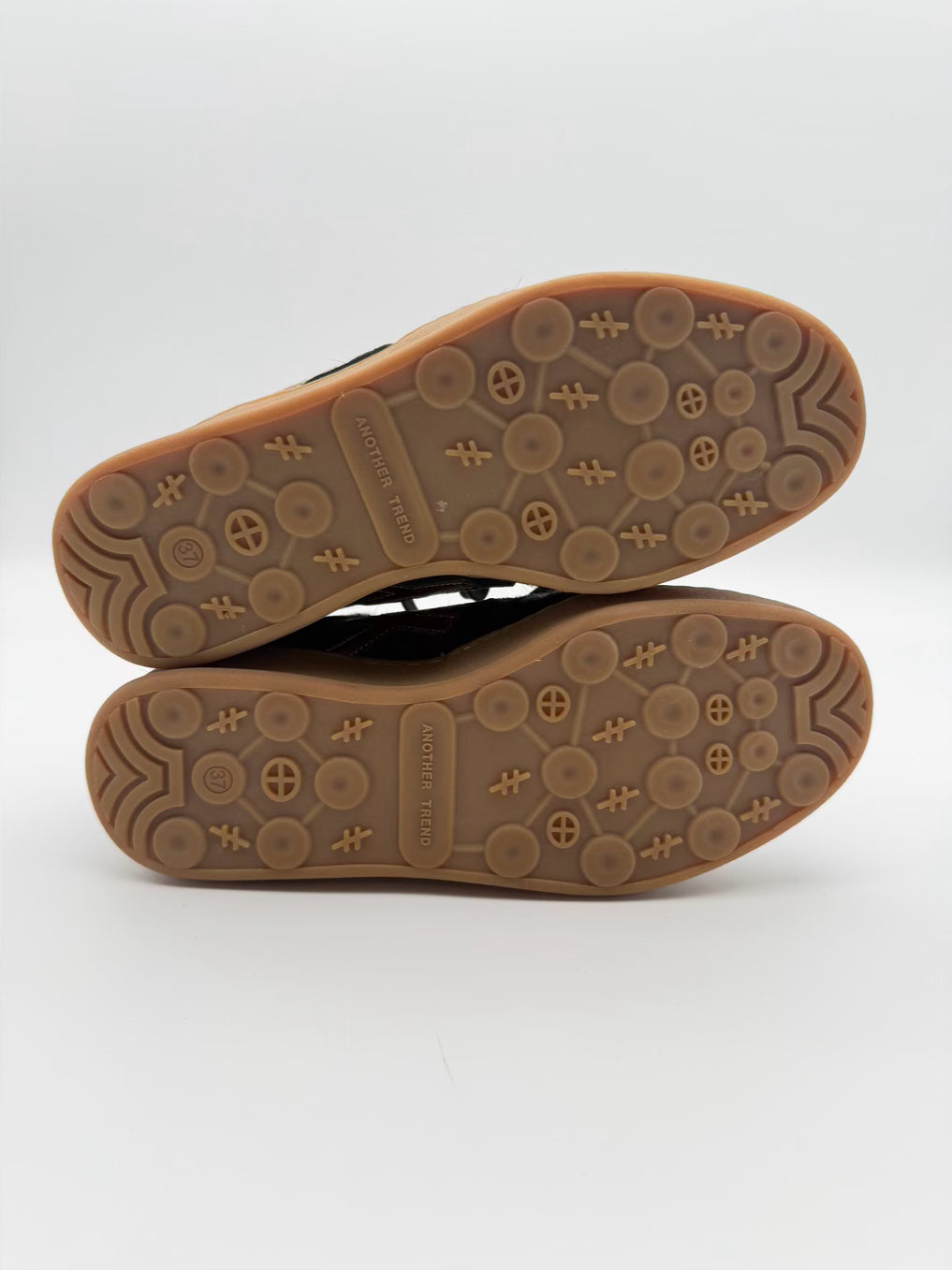 ANOTHER TREND WMNS Size 37 Black & Gold Casual Shoes