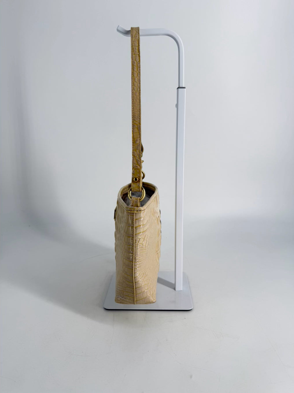 BRAHMIN Cream Leather Embossed Purse