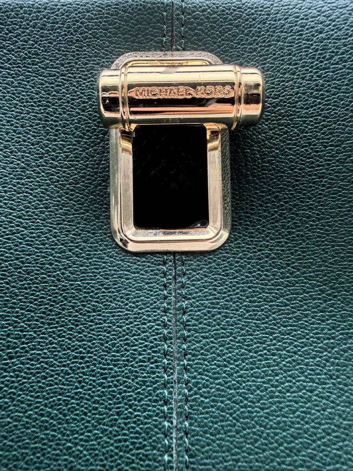 MICHAEL KORS Penelope Green Leather Purse