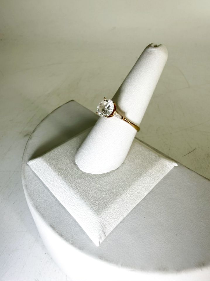 10K Gold Cubic Zirconia Ring