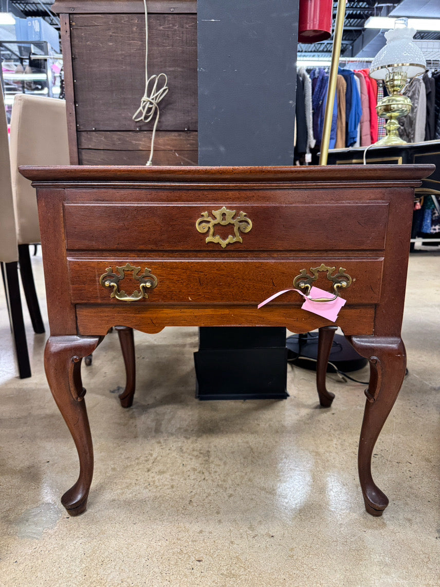 Wood Queen Anne 1-Drawer End Table