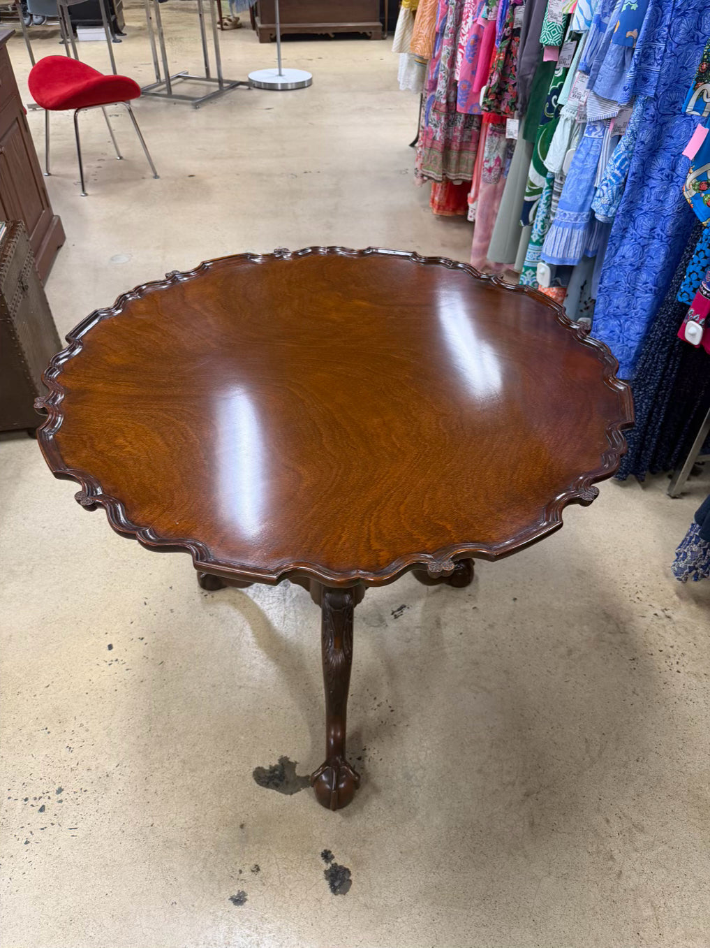 Queen Ann Mahogany Tilt-Top Table w/ Pie Crust Top