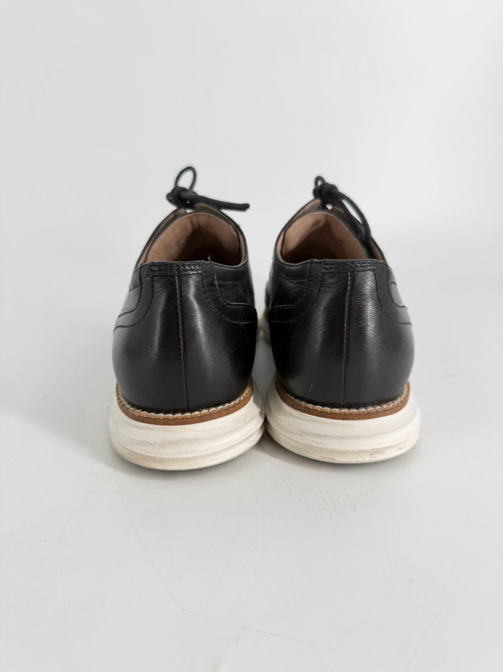 COLE HAAN Size 10 Black Leather Casual Shoes