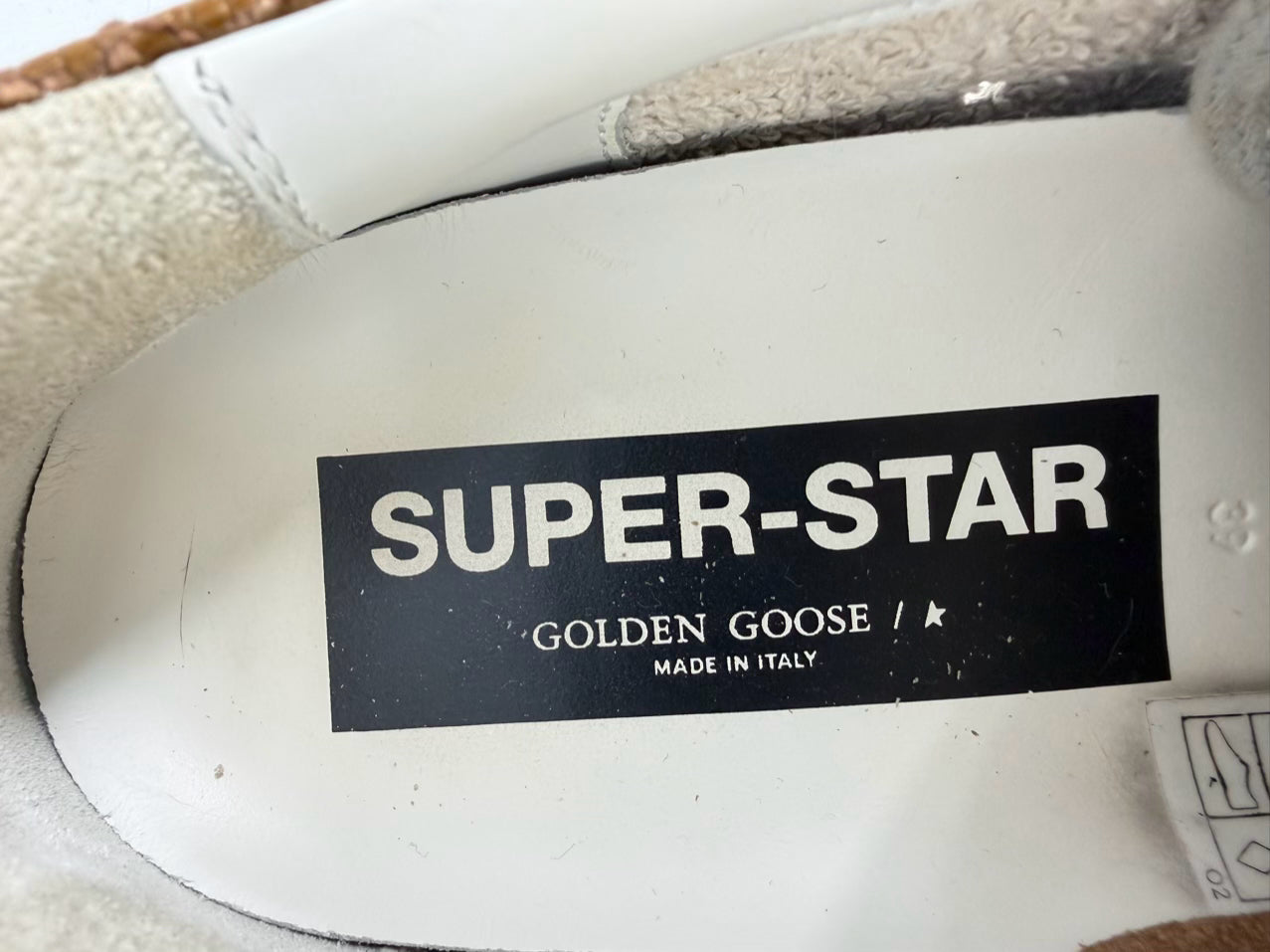 GOLDEN GOOSE Size 39 White & Beige Star Casual Shoes