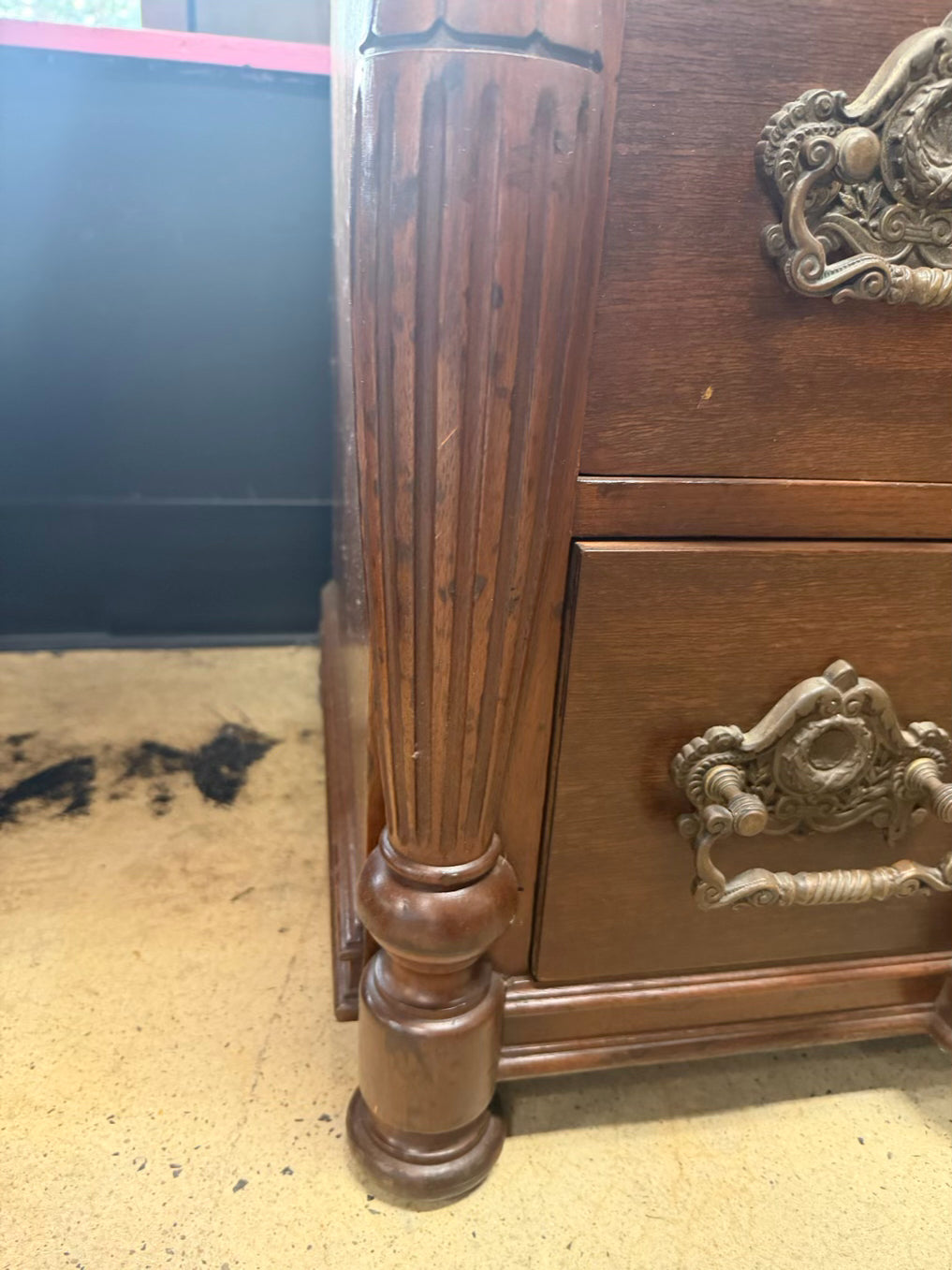 VINTAGE Wood Carved Ornate 5 Drawer Chest