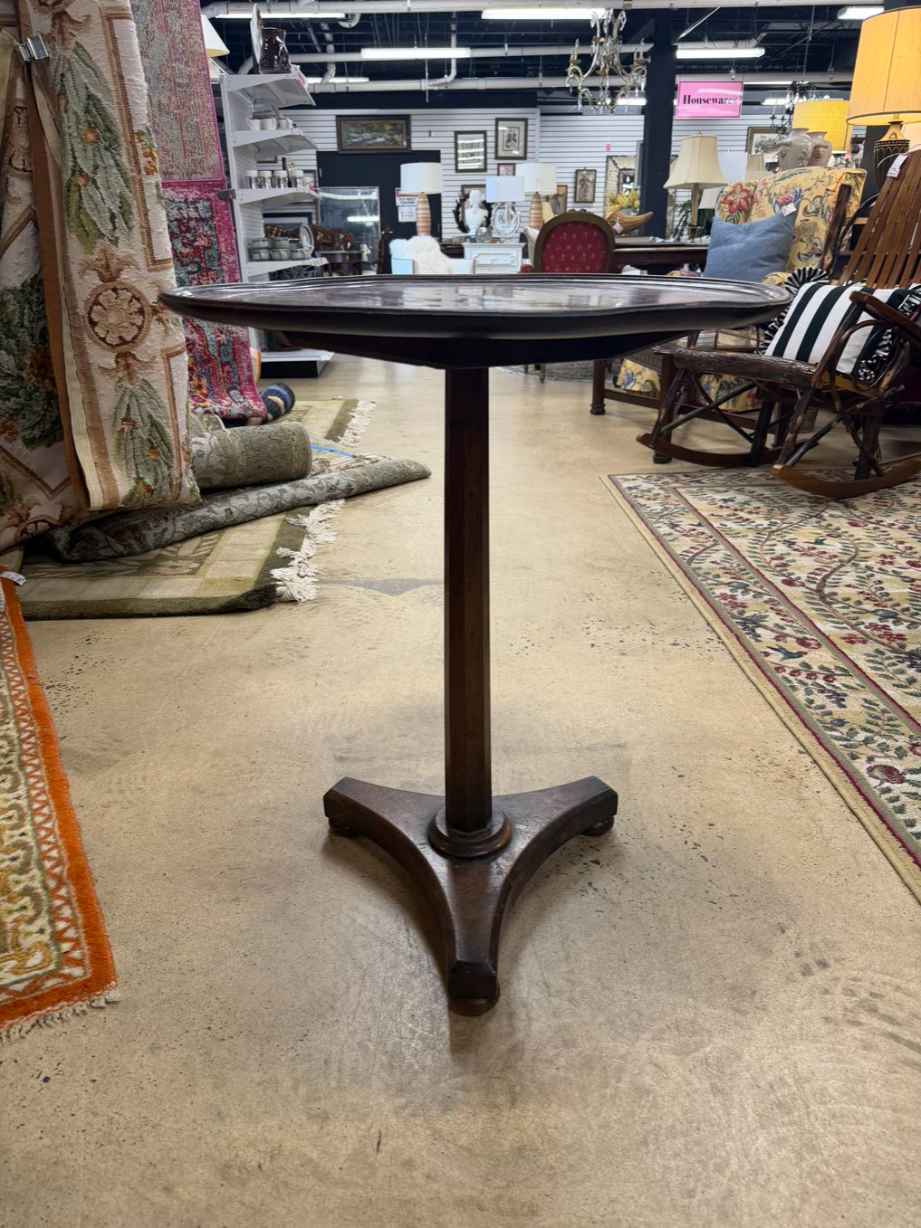 ANTIQUE ROUND Wood Tilt-Top Pedestal Table