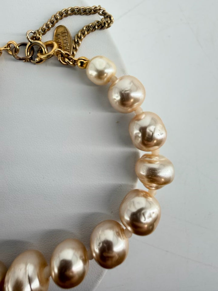 MIRIAM HASKELL Cream Baroque Pearl Bracelet