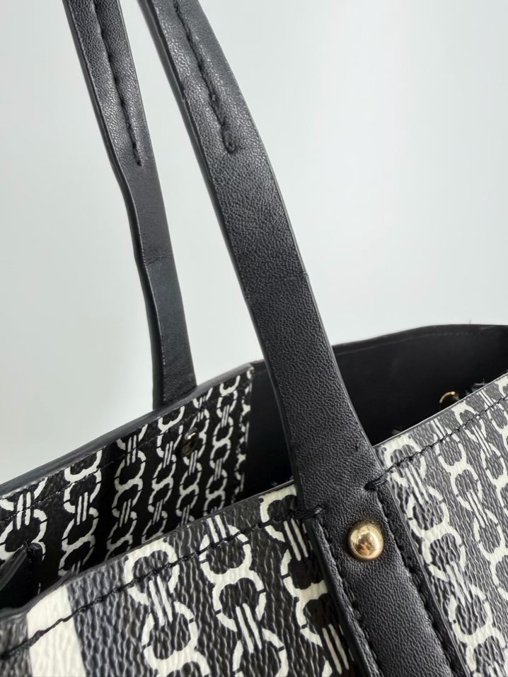 TORY BURCH Gemini Link Navy & White Chain Detail Tote Bag