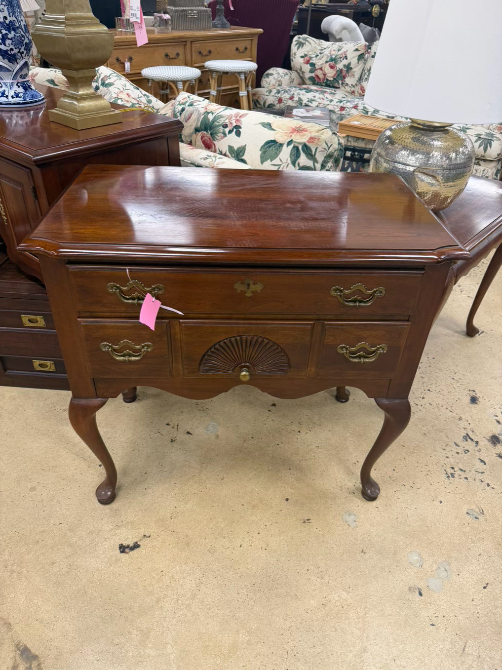 THOMASVILLE Dark Brown Mahogany Queen Ann Low Boy