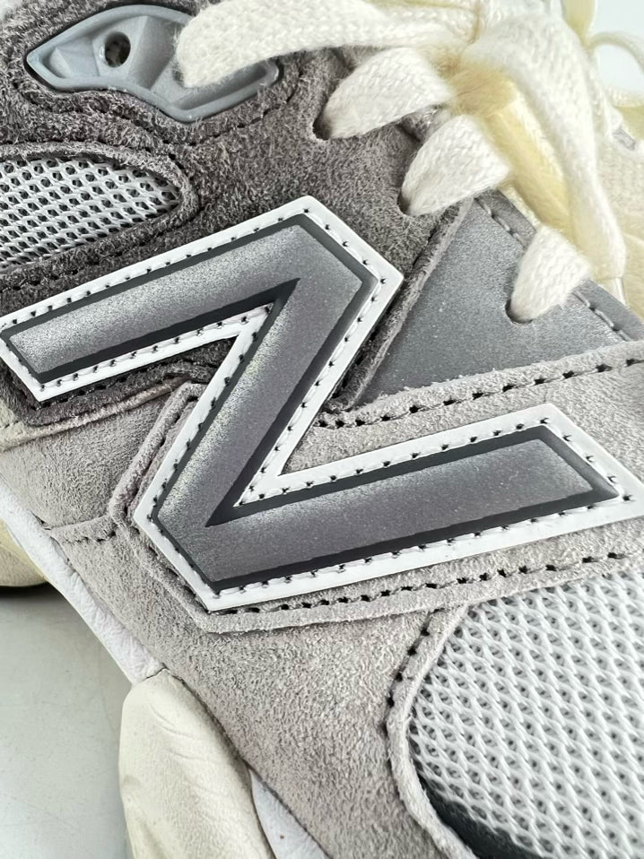 NEW BALANCE Size 10.5 Gray Textile Sneakers