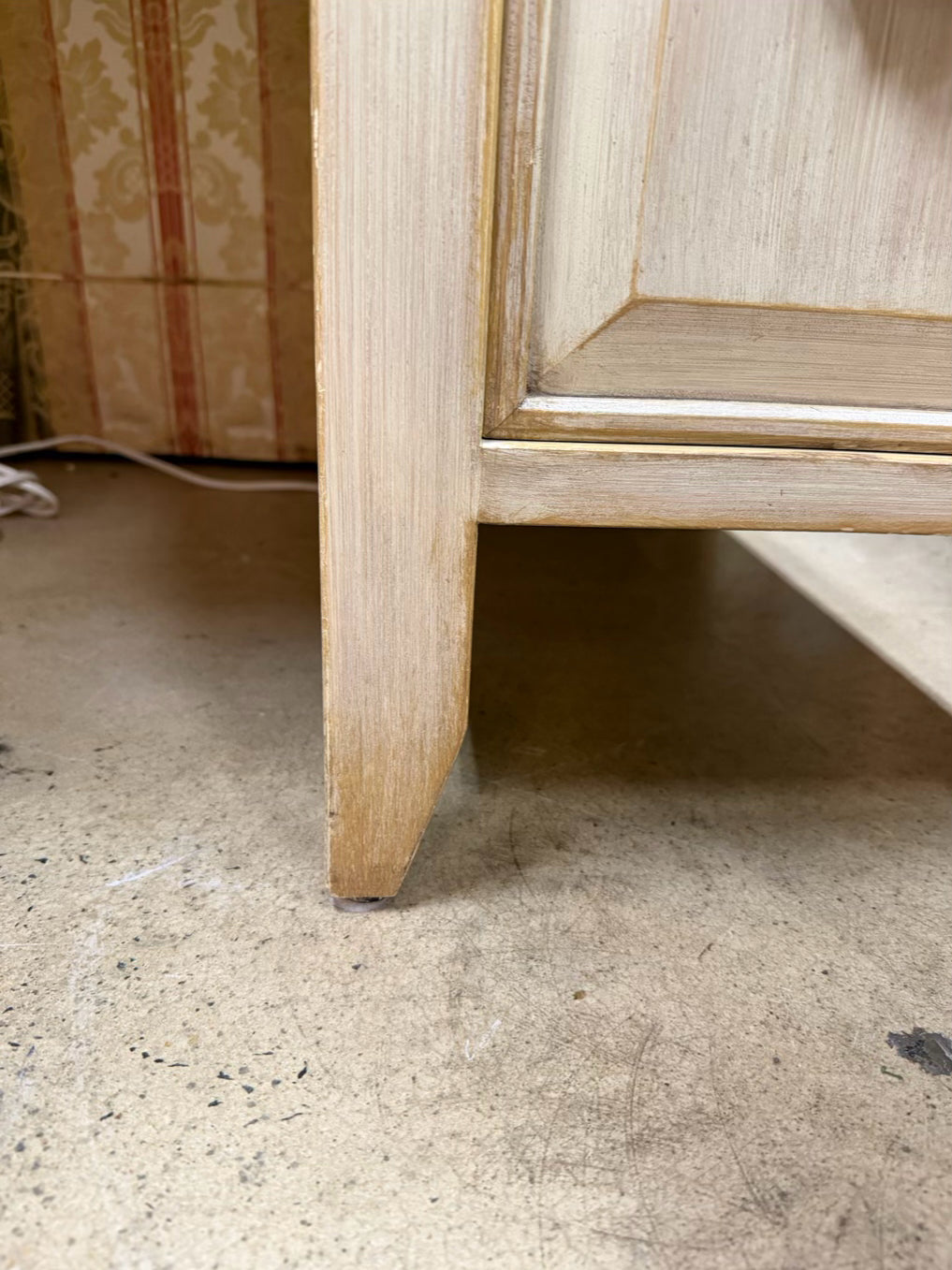 Cream Wood Desk w/ Upper Hutch