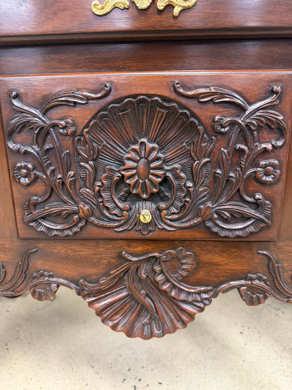 KINDELWINTERHUR REPRODUCTION Mahogany Lowboy w/ Brass Handles