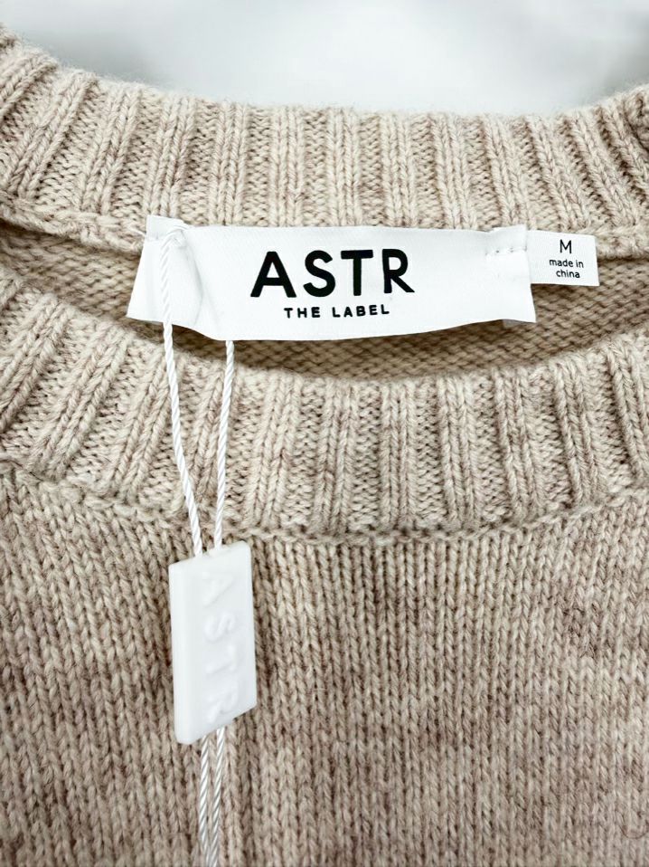 ASTR THE LABEL Florine Wmn's Size M Oatmeal Sweater NWT