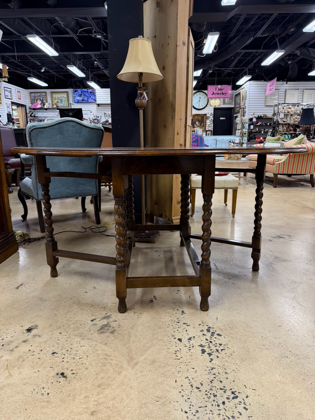 VINTAGE Medium Oak Drop Leaf Table w/ Barley Twist Detail