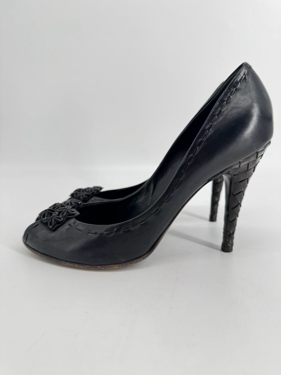 BOTTEGA VENETA Size 40 Black Leather Intrecciato Weave Peep Toe Heels