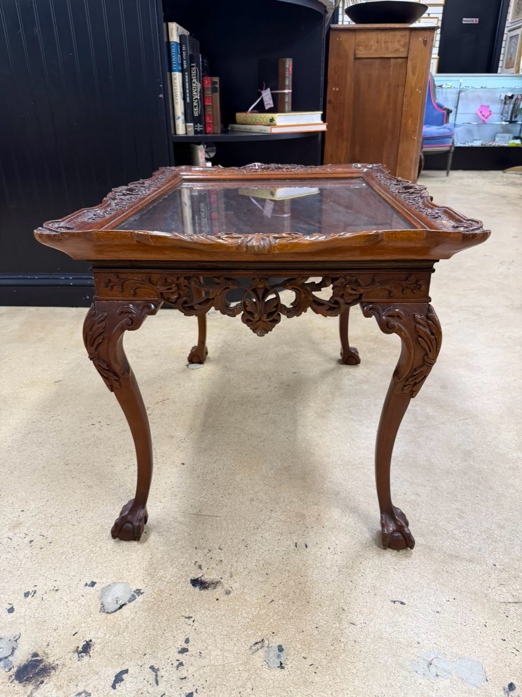 ANTIQUE Queen Ann Wood Carved Coffee Table w/ Removable Glass Serving Tray