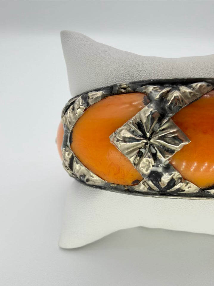 VINTAGE Butterscotch Metal Ornate Bangle