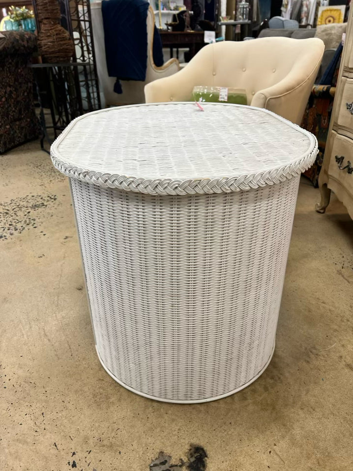 VINTAGE White Wicker Oval End Table w/ Open Shelf