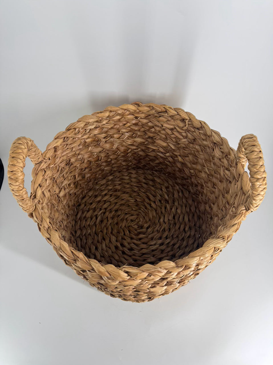 Natural Seagrass Round Basket