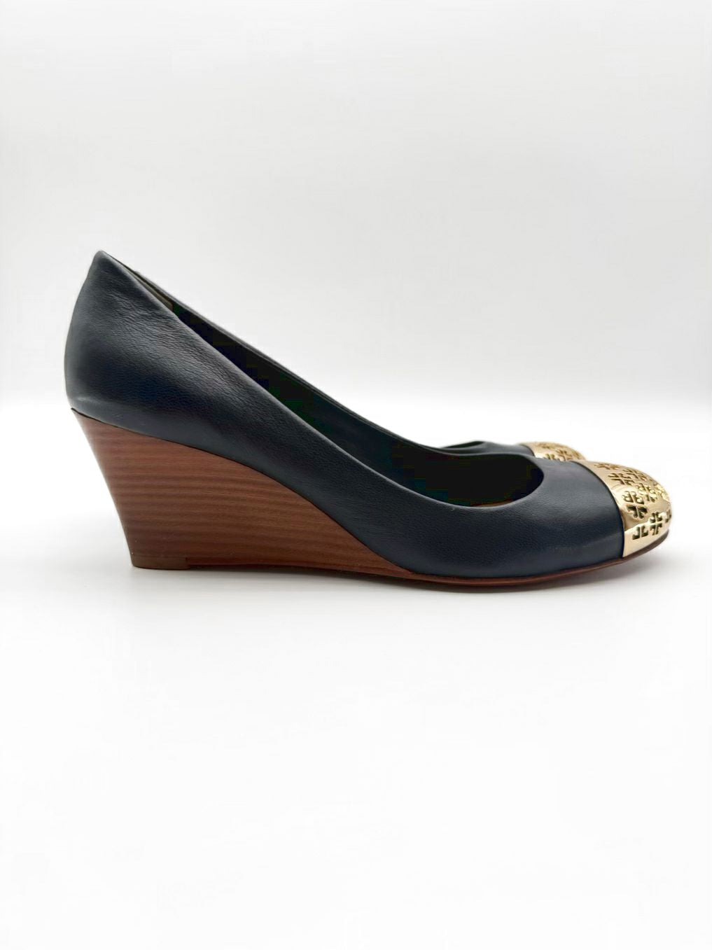 TORY BURCH WMNS Size 7 Navy Leather Gold Toe Wedge