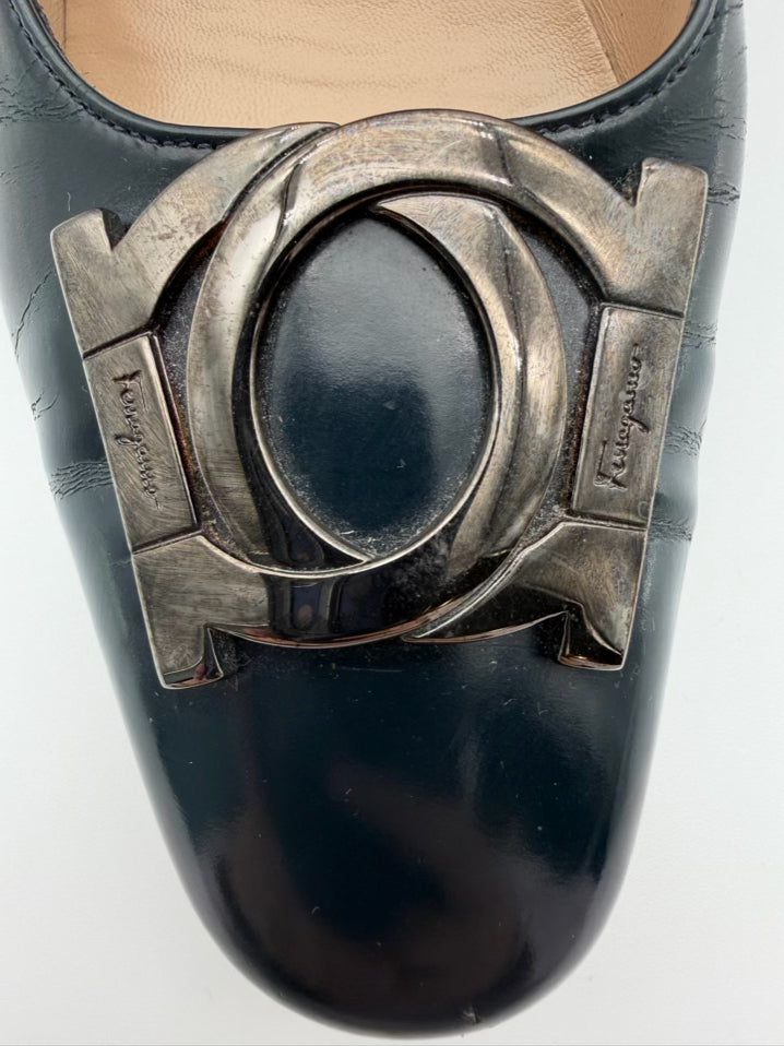 SALVATORE FERRAGAMO Size WMNS 8 Navy Leather Kitten heels
