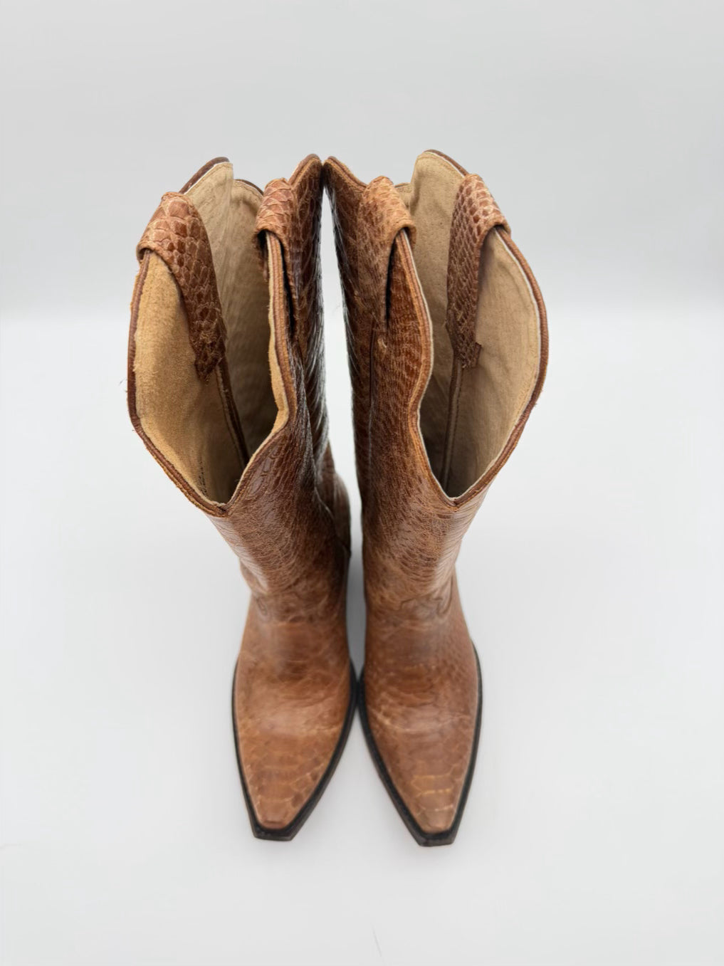 IDYLLWIND WMNS Size 7 Chestnut Leather Embossed Boots